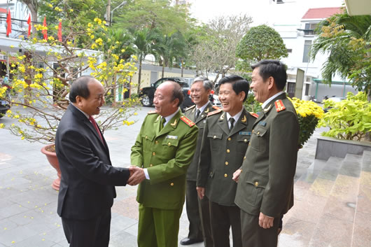 บรรดาผู้นำรัฐบาลและกระทรวงหน่วยงานต่างๆอวยพรตรุษเต๊ตประชาชน